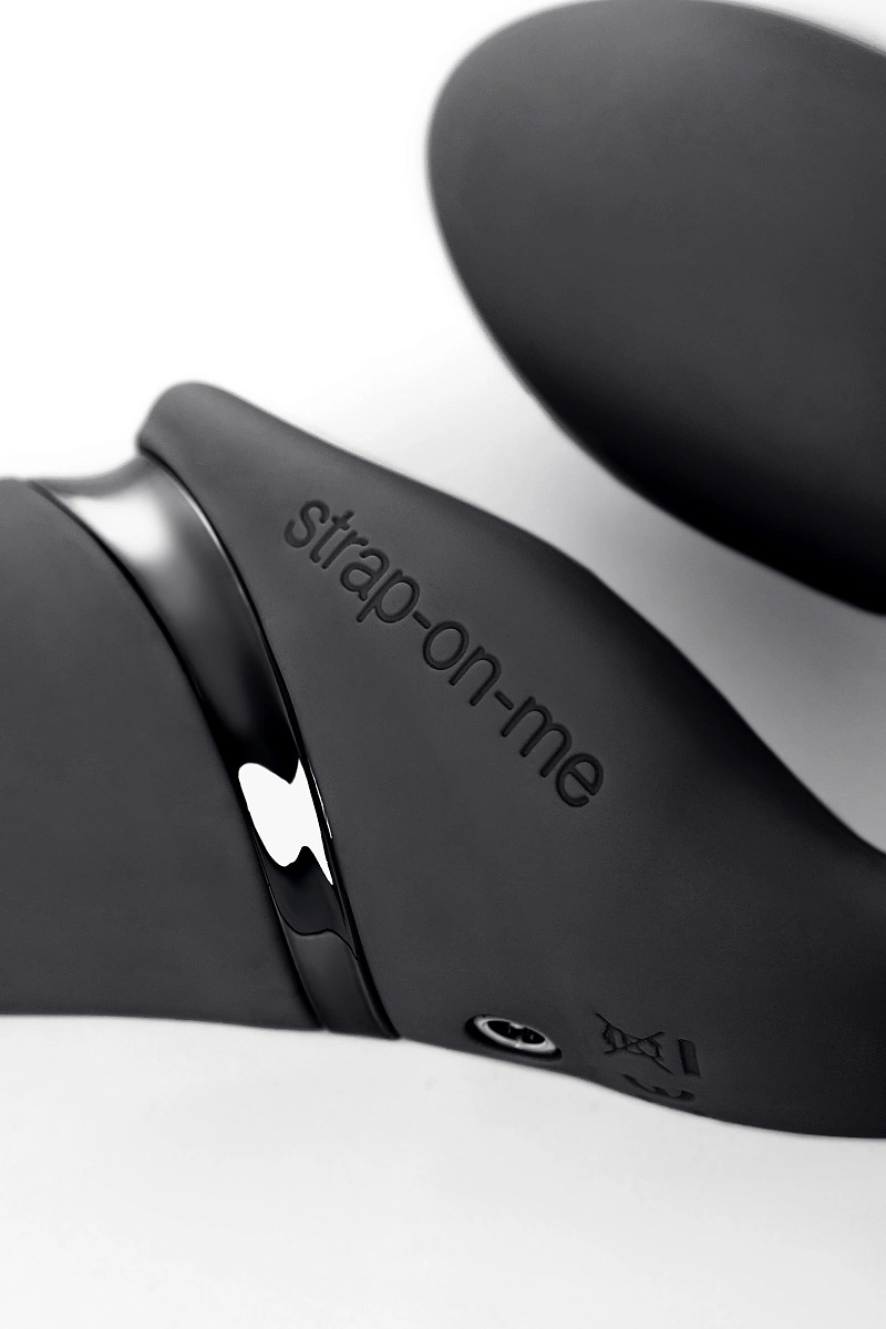 Безремневой нереалистичный страпон Strap-on-me с вибрацией, M, силикон, черный, 24,5 см